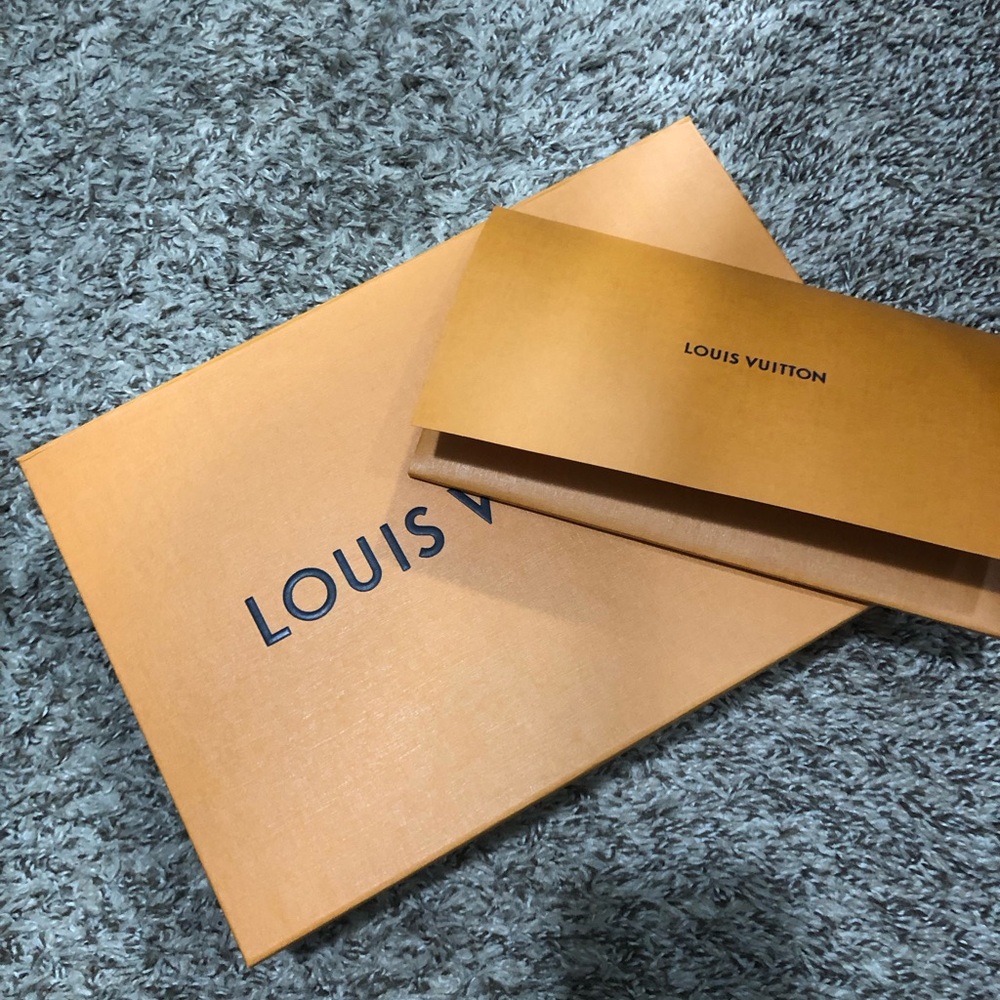 Louis Vuitton limited edition game on bandeau - Picture 8 of 9